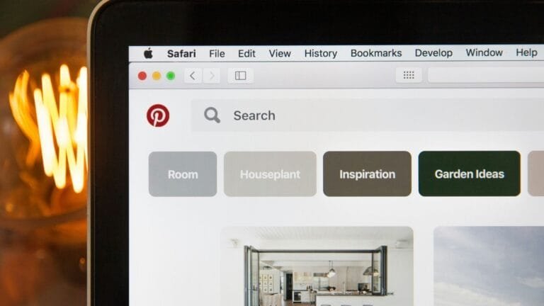 A close up of a laptop search engine search bar. Photo by Stephen Phillips.