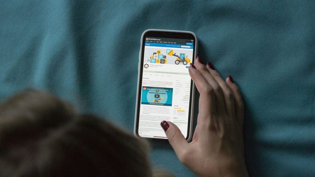 An image of a mobile phone screen with simple user interface and clarity. 