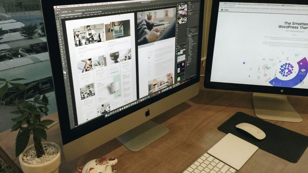 A photo of a clear and clean website on a monitor. Photo by Tran Mau.